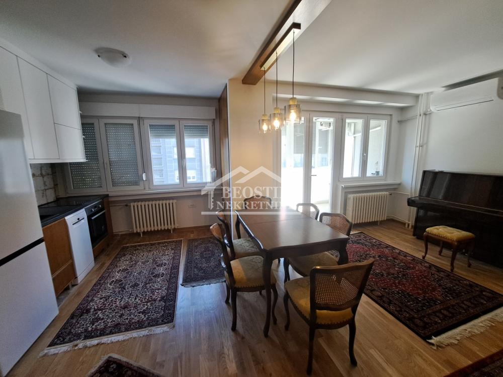 Dvoiposoban stan za izdavanje, Karađorđev Trg, Beograd, 65m², 900 €/mes