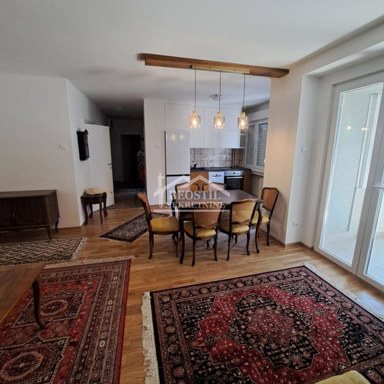 Dvoiposoban stan za izdavanje, Karađorđev Trg, Beograd, 65m², 900 €/mes