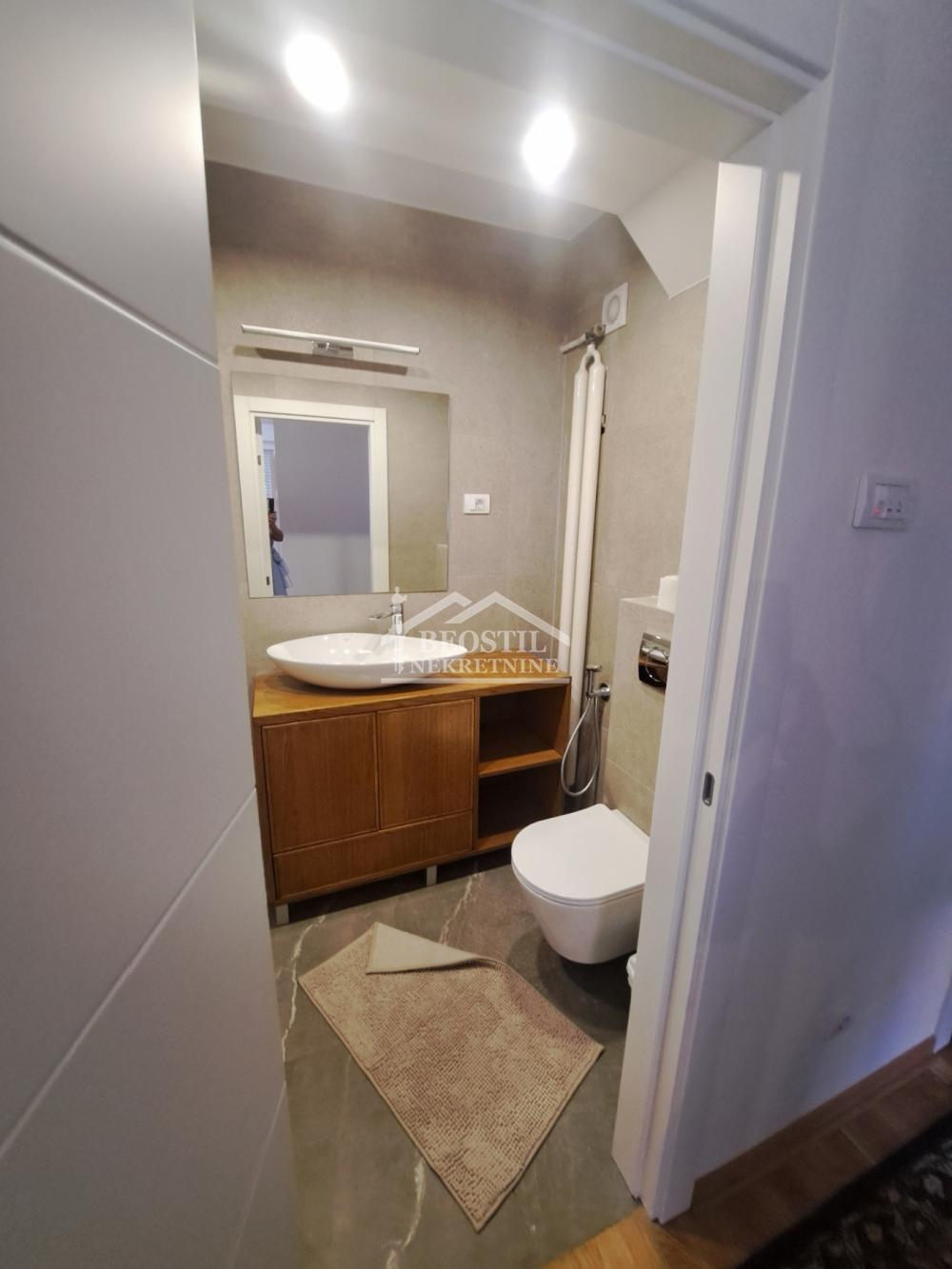 Stan Izdavanje Beograd Karađorđev Trg 65 m2