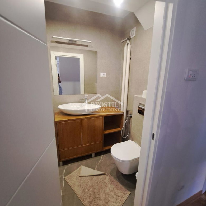 Stan Izdavanje Beograd Karađorđev Trg 65 m2