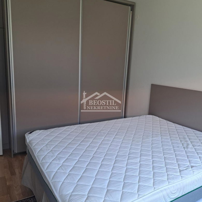 Stan Izdavanje Beograd Karađorđev Trg 65 m2