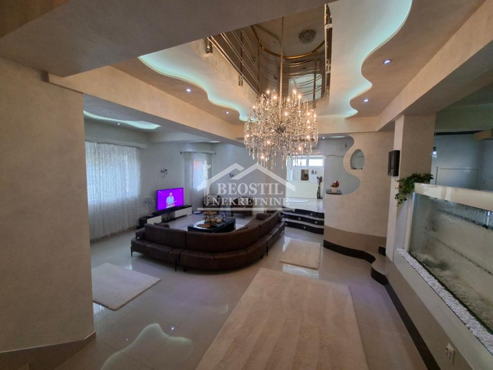 Kuća Prodaja Beograd Altina 417 m2