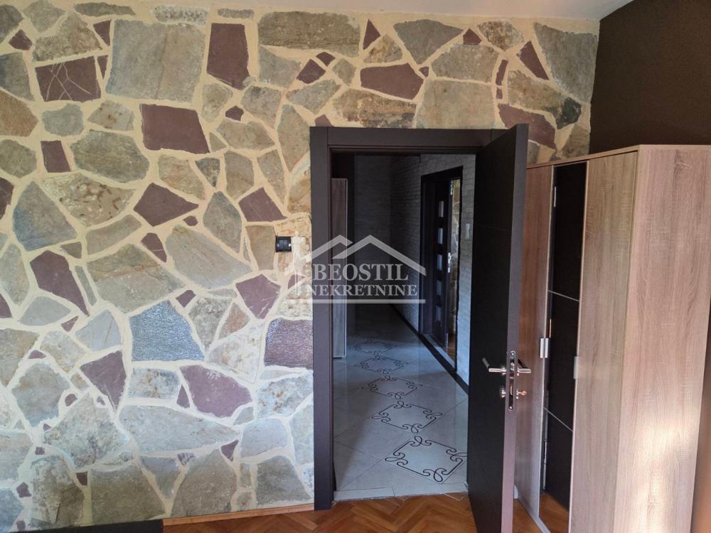 Četvorosoban stan na prodaju, Savski Venac, Beograd, 80m², 285.000 €