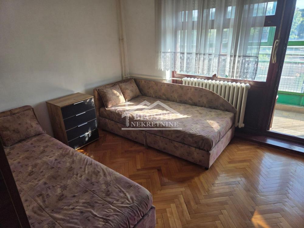 Četvorosoban stan na prodaju, Savski Venac, Beograd, 80m², 285.000 €