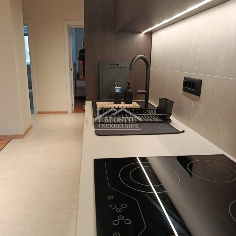 Stan Izdavanje Beograd Dorćol 77 m2