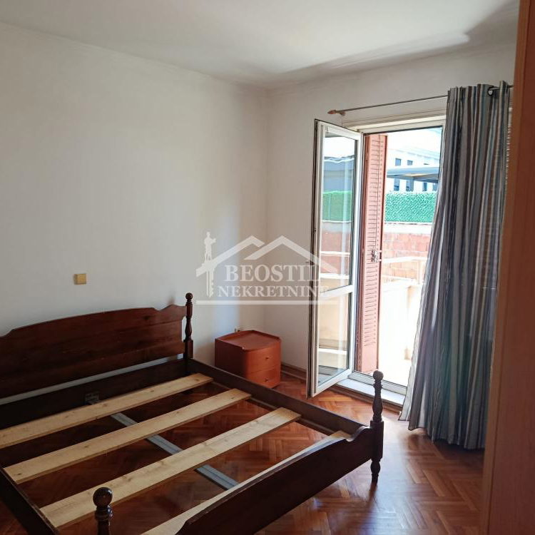 Četvorosoban stan za izdavanje, FON, Beograd, 161m², 1.400 €/mes