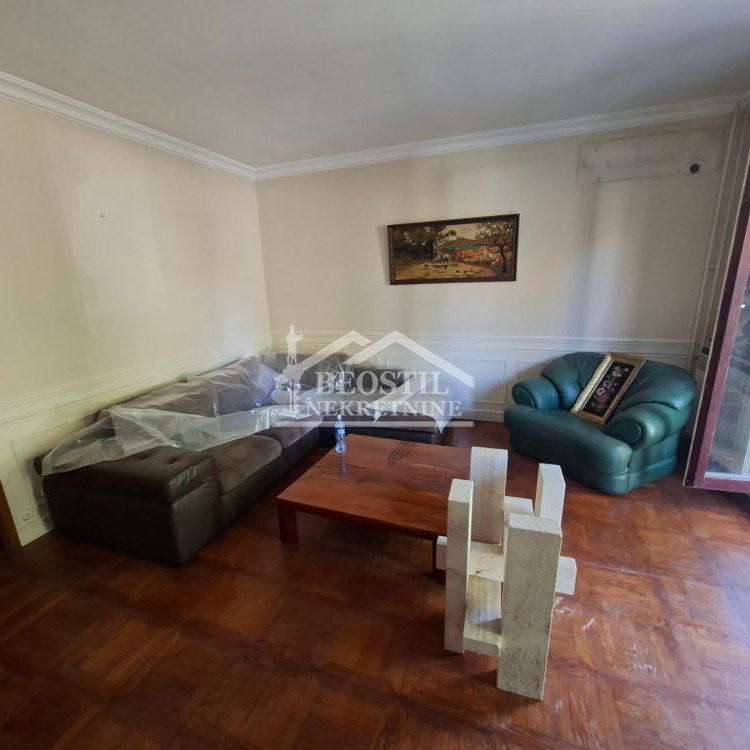 Kuća Prodaja Stara Pazova  320 m2