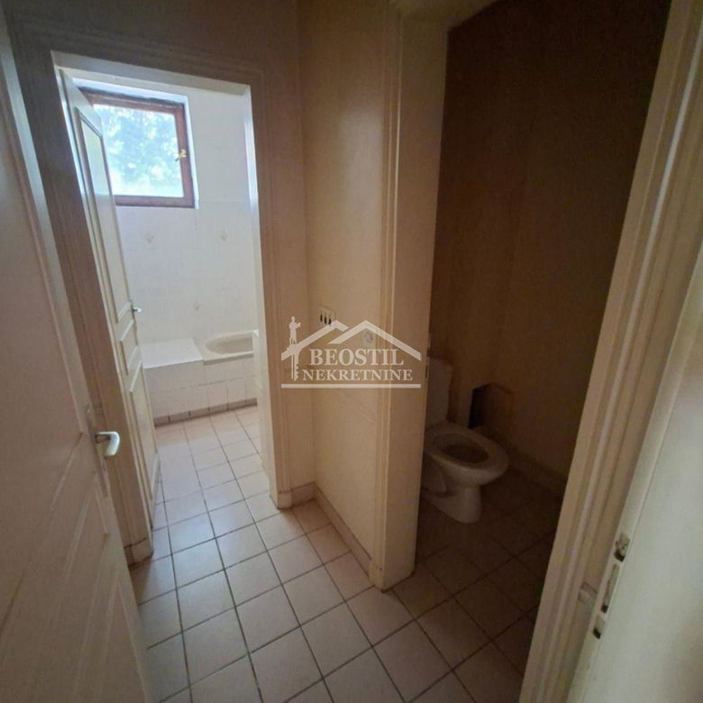 Kuća na prodaju, Nova Pazova, Stara Pazova, 320m², 265.000 €