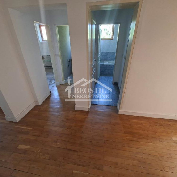 Kuća na prodaju, Nova Pazova, Stara Pazova, 320m², 265.000 €