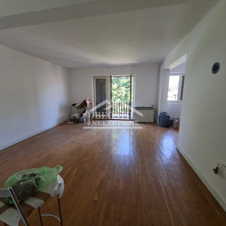 Kuća na prodaju, Nova Pazova, Stara Pazova, 320m², 265.000 €