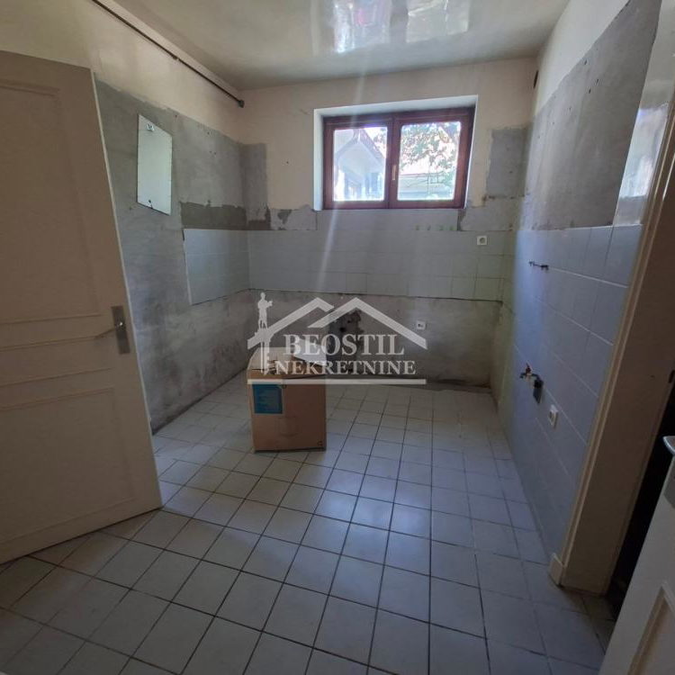 Kuća Prodaja Stara Pazova  320 m2