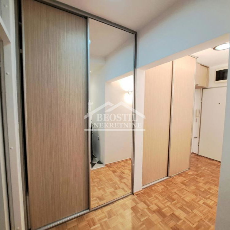 Dvoiposoban stan na prodaju, Blok 71, Beograd, 61m², 229.000 €