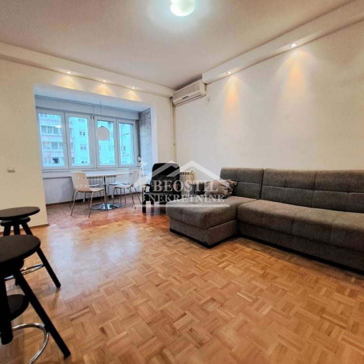 Stan Prodaja Beograd Blok 71 61 m2