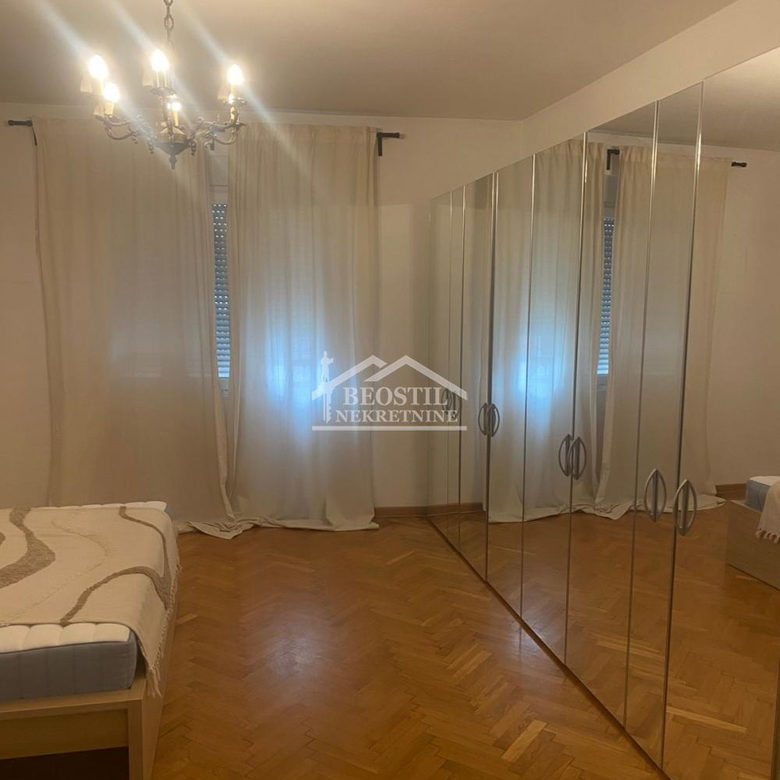 Stan Izdavanje Beograd Kalenić Pijaca 86 m2