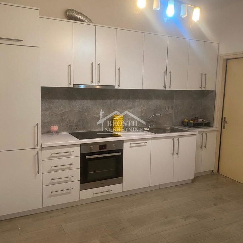 Stan Izdavanje Beograd Kalenić Pijaca 86 m2