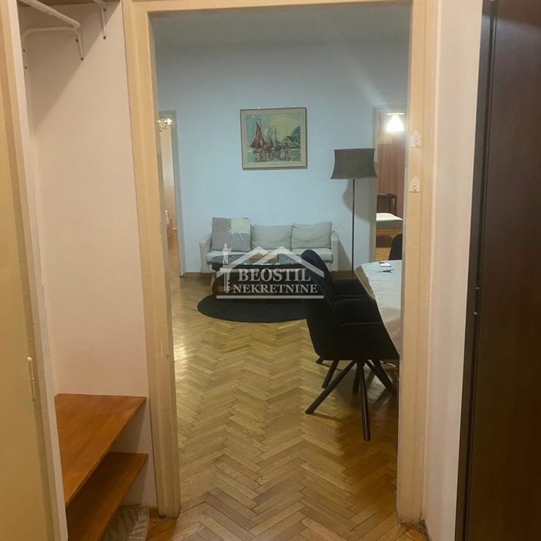 Stan Izdavanje Beograd Kalenić Pijaca 86 m2