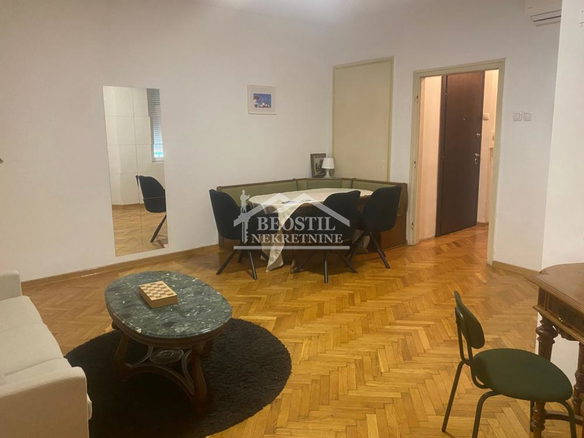 Stan Izdavanje Beograd Kalenić Pijaca 86 m2