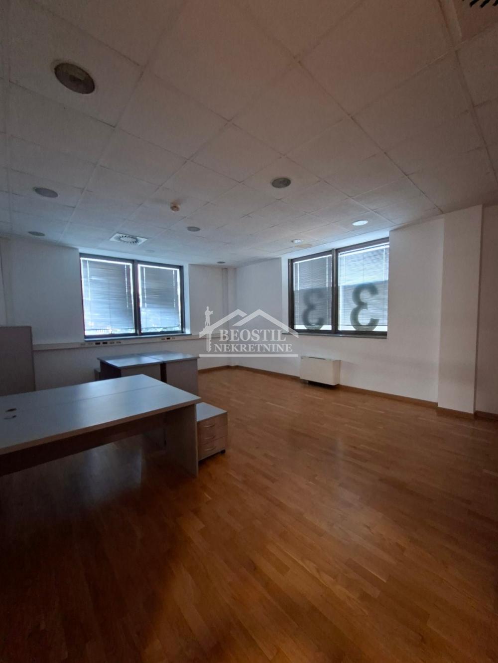 132025834_13_20260917142248 Lokal za izdavanje, Bežanijska Kosa 1, Beograd, 330m², 4.950 €/mes