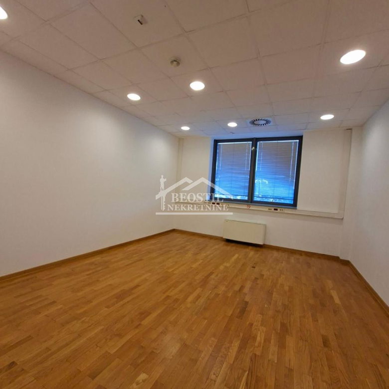 Lokal za izdavanje, Bežanijska Kosa 1, Beograd, 330m², 4.950 €/mes