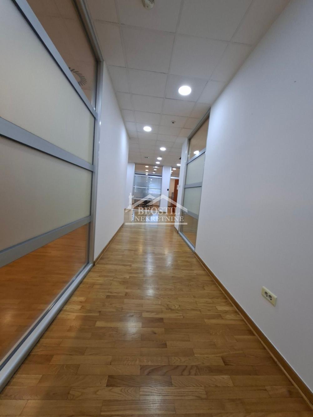 132025834_17_20260917142250 Lokal za izdavanje, Bežanijska Kosa 1, Beograd, 330m², 4.950 €/mes