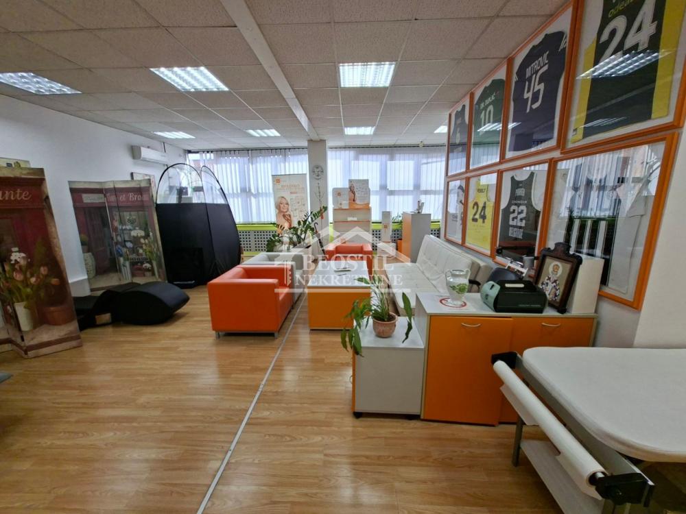 Lokal Prodaja Beograd Lokal Prodaja Beograd Blok 44 TC Piramida 283 m2