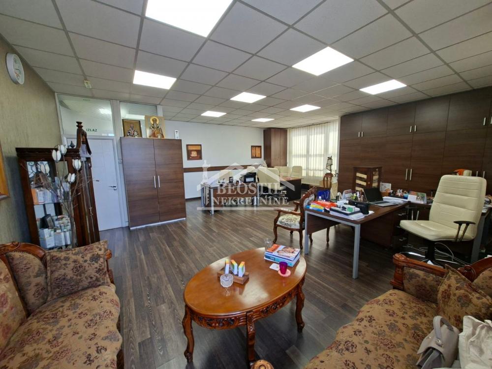 Lokal Prodaja Beograd Lokal Prodaja Beograd Blok 44 TC Piramida 283 m2