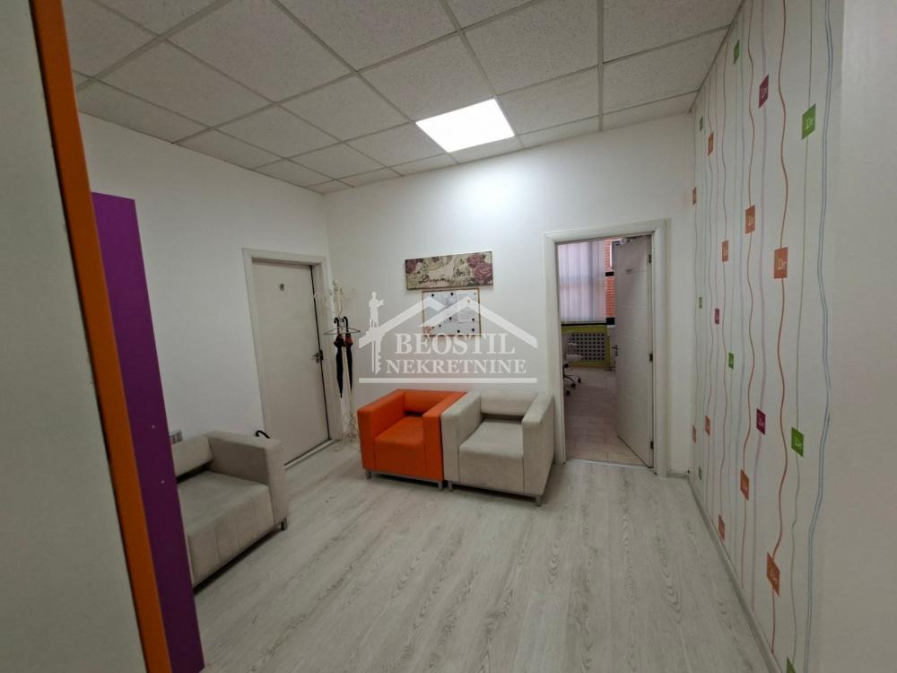 Lokal Prodaja Beograd Lokal Prodaja Beograd Blok 44 TC Piramida 283 m2