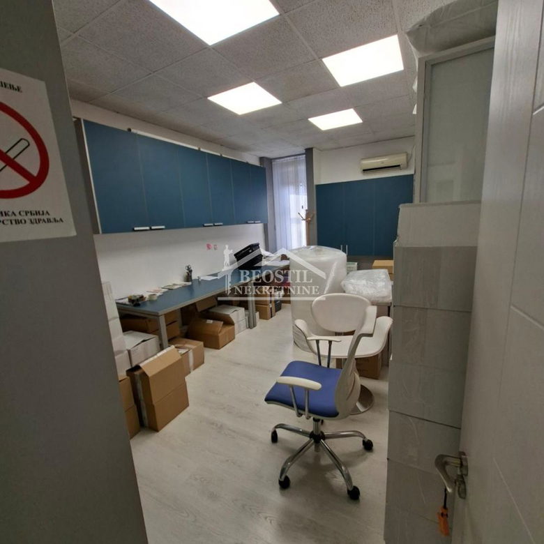 Lokal Prodaja Beograd Blok 44 TC Piramida 283 m2