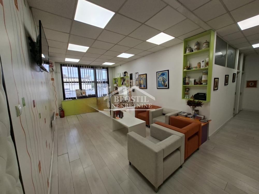 Lokal Prodaja Beograd Lokal Prodaja Beograd Blok 44 TC Piramida 283 m2
