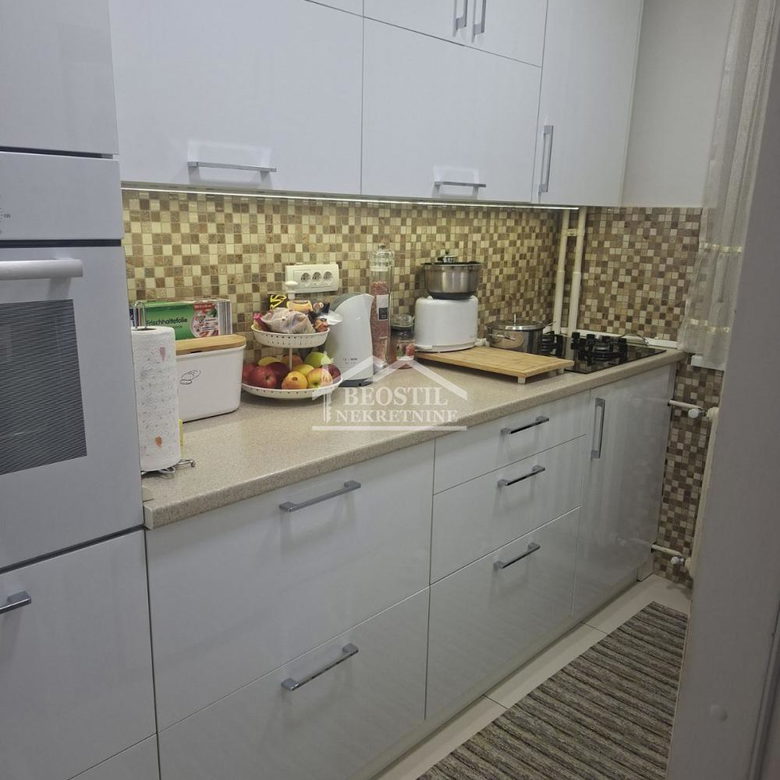 Stan Prodaja Beograd Bežanijska Kosa 2 81 m2
