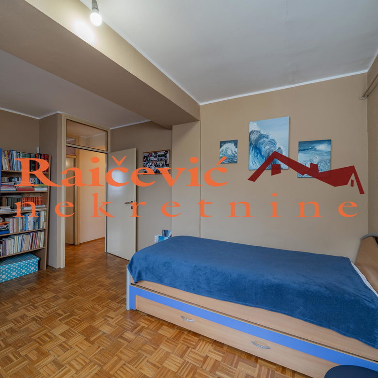 Trosoban stan na prodaju, Botanička Bašta, Beograd, 87m², 275.000 €