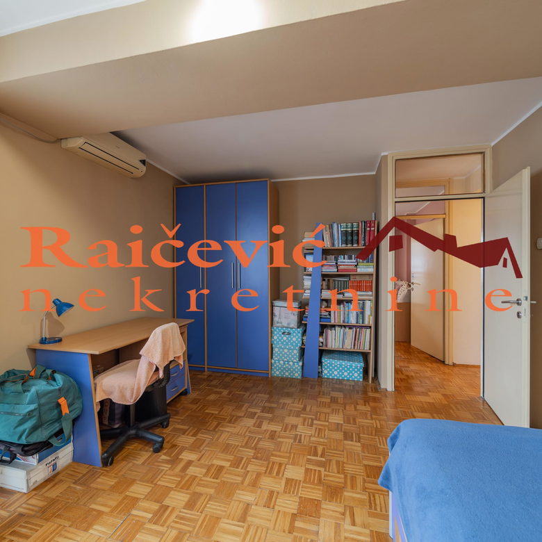 Trosoban stan na prodaju, Botanička Bašta, Beograd, 87m², 275.000 €