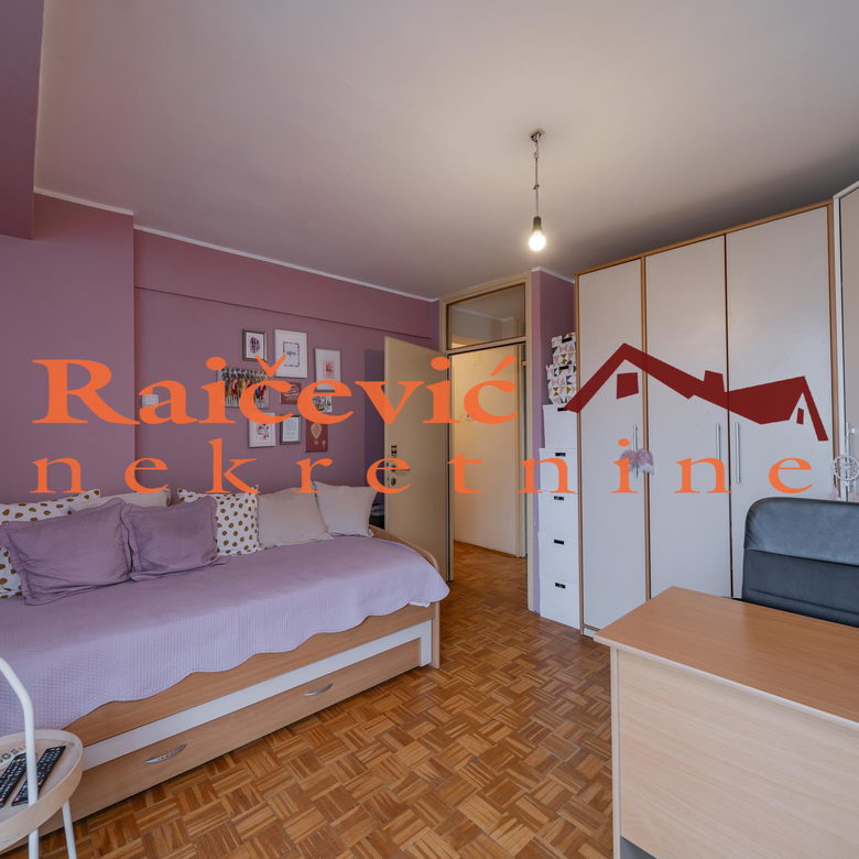 Trosoban stan na prodaju, Botanička Bašta, Beograd, 87m², 275.000 €