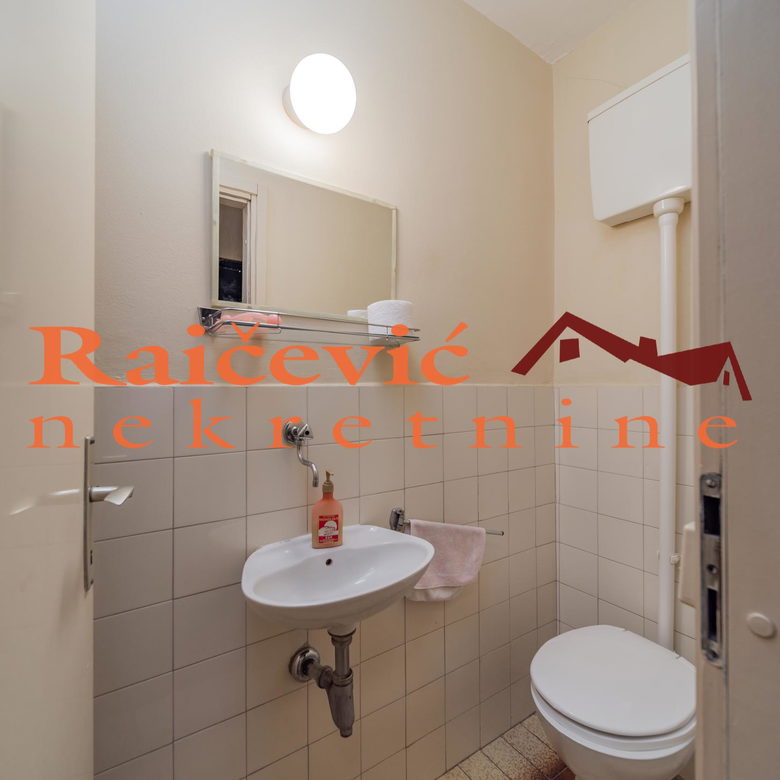 Trosoban stan na prodaju, Botanička Bašta, Beograd, 87m², 275.000 €