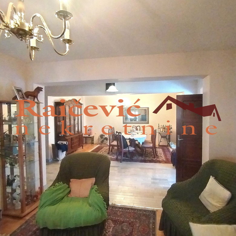 Kuća Prodaja Beograd Vrčin 354 m2
