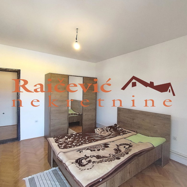 Kuća na prodaju, Vrčin, Beograd, 354m², 280.000 €