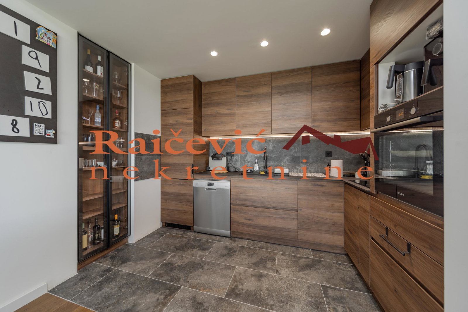 Stan Prodaja Beograd Blok 58 99 m2