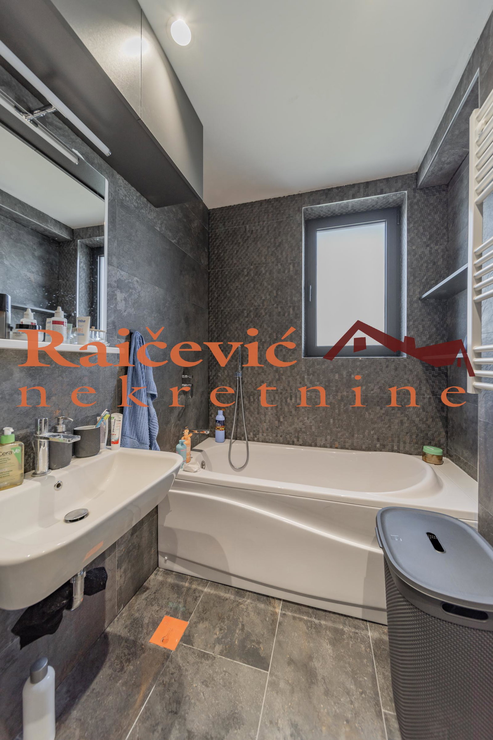 Trosoban stan na prodaju, Blok 58, Beograd, 99m², 410.000 €