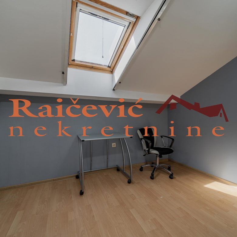 Petosoban stan na prodaju, Karađorđev Trg, Beograd, 158m², 350.000 €