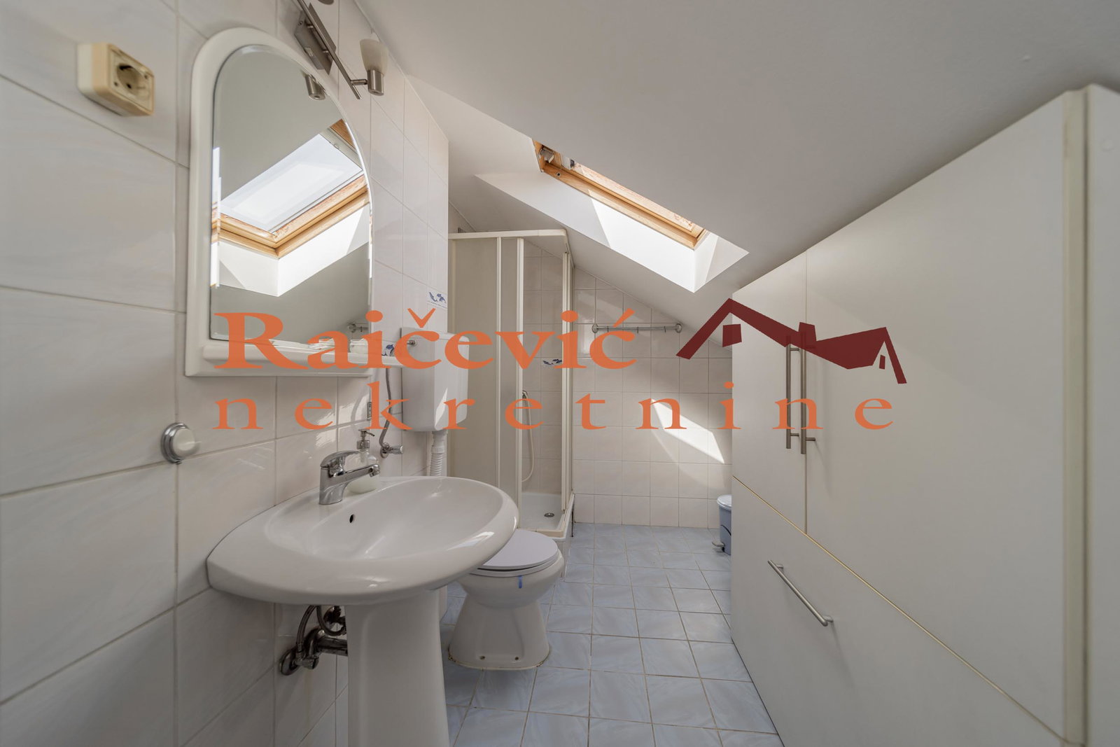 135729 Petosoban stan na prodaju, Karađorđev Trg, Beograd, 158m², 350.000 €