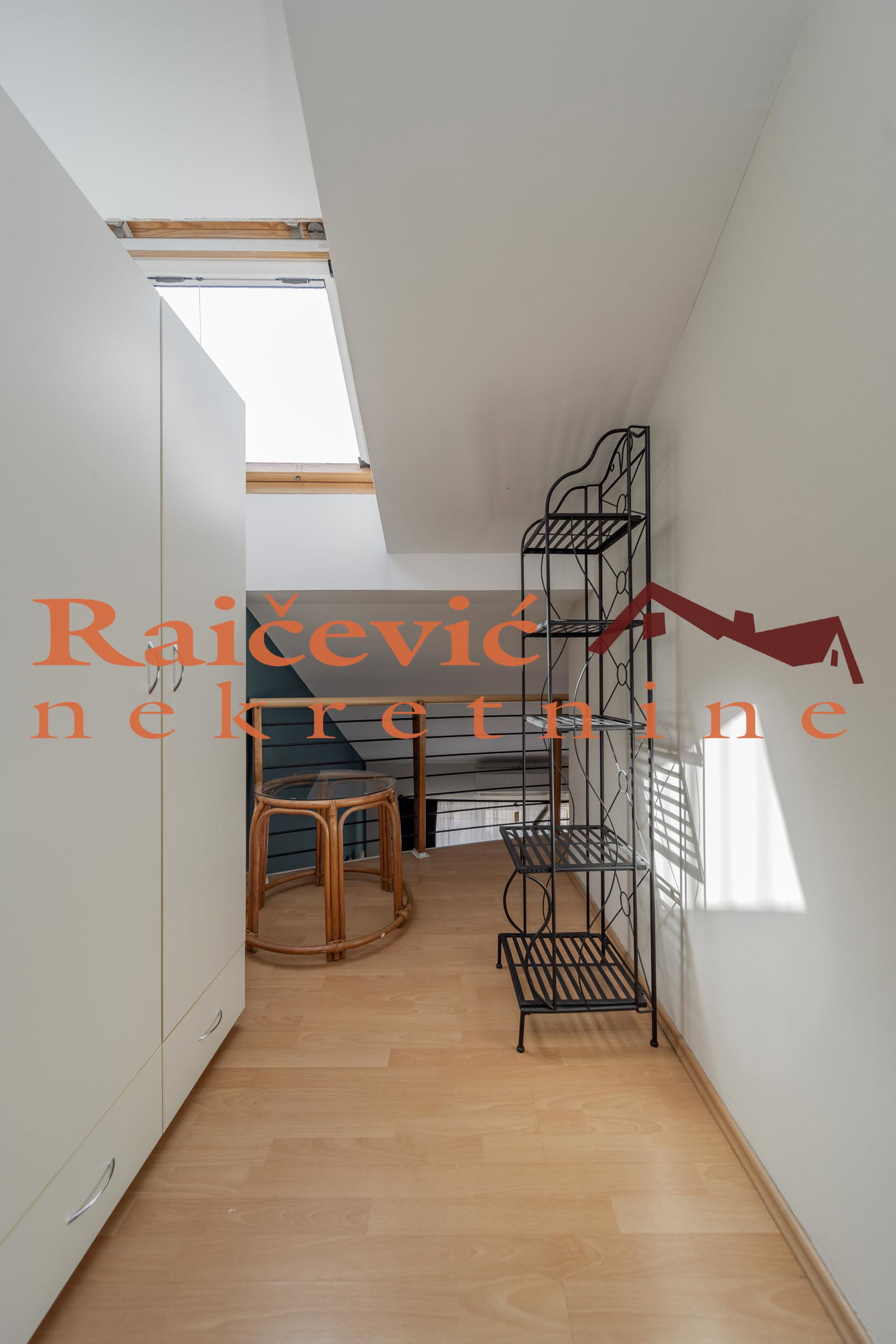 135730 Petosoban stan na prodaju, Karađorđev Trg, Beograd, 158m², 350.000 €