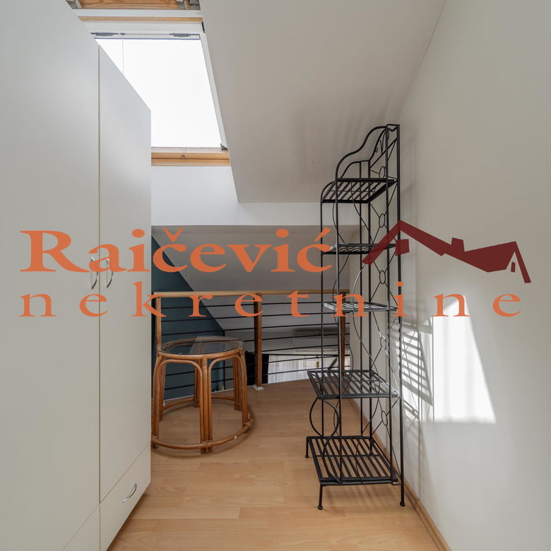 Petosoban stan na prodaju, Karađorđev Trg, Beograd, 158m², 350.000 €