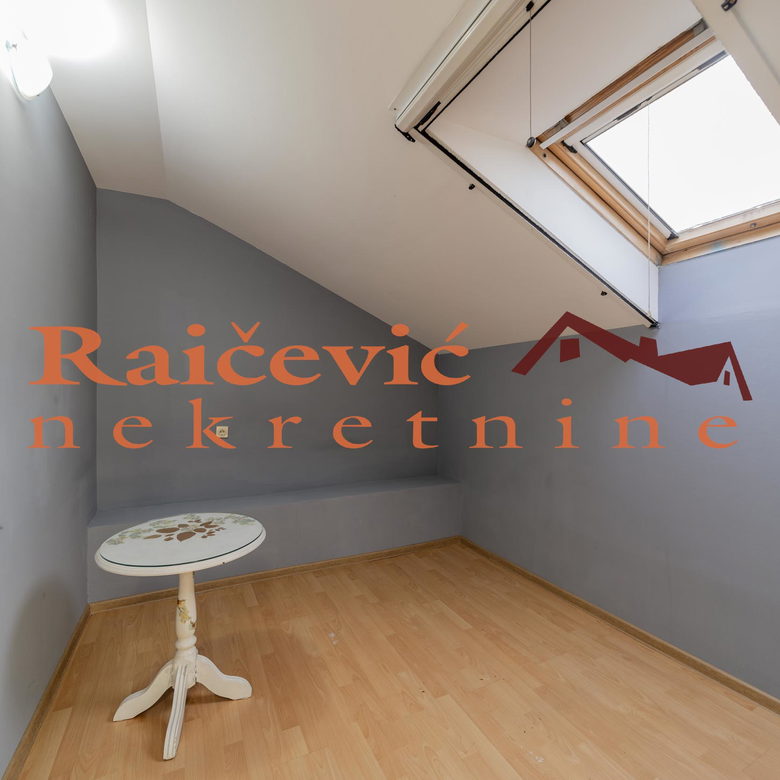Petosoban stan na prodaju, Karađorđev Trg, Beograd, 158m², 350.000 €