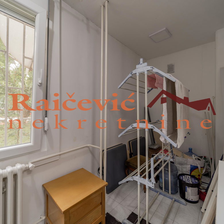 Trosoban stan na prodaju, Blok 34 – Studentski Grad, Beograd, 86m², 279.000 €