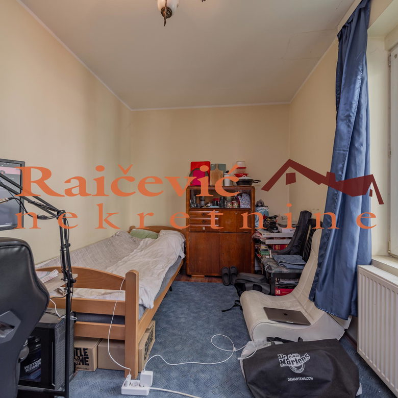 Četvorosoban stan na prodaju, Voždovac, Beograd, 71m², 185.000 €