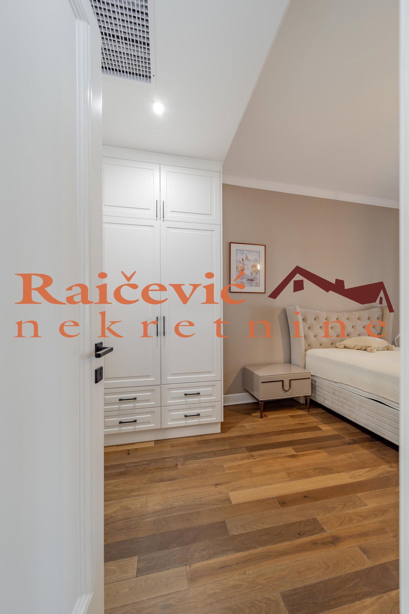 137246 Trosoban stan na prodaju, Pregrevica, Beograd, 102m², 500.000 €