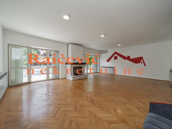 Kuća Prodaja Beograd  604 m2