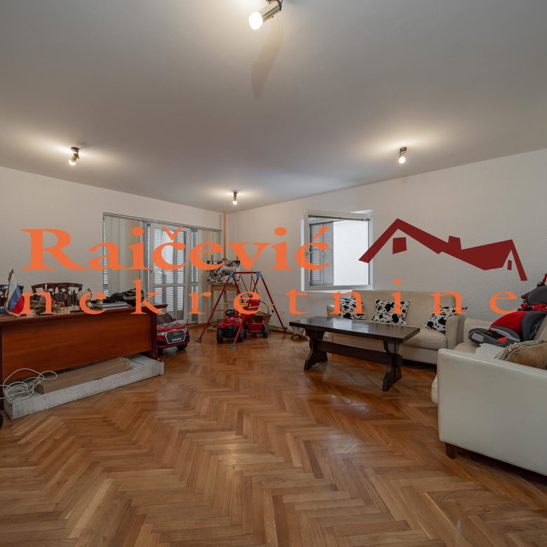 Kuća na prodaju, Voždovac, Beograd, 604m², 1.350.000 €