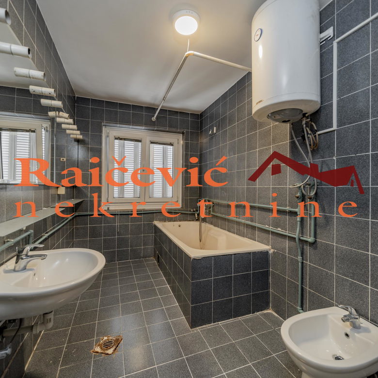 Kuća Izdavanje Beograd  604 m2