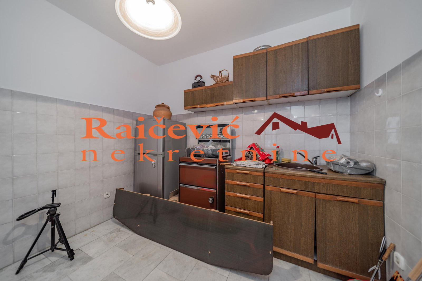 137966 Kuća za izdavanje, Voždovac, Beograd, 604m², 5.300 €/mes